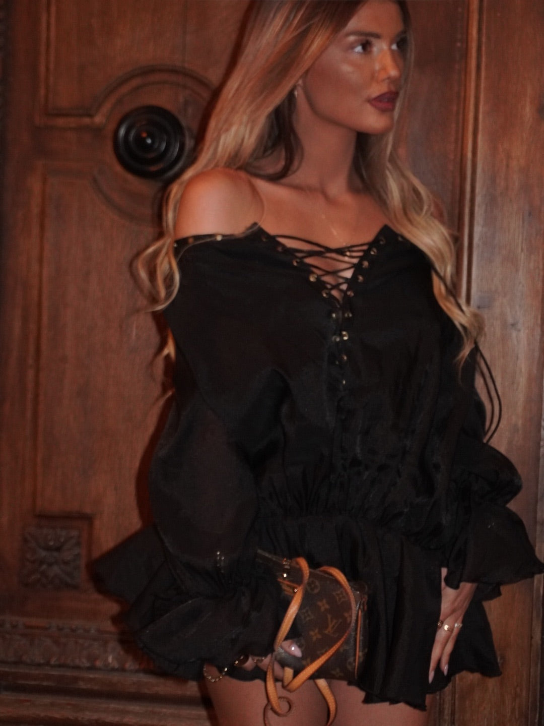 Ella Noir