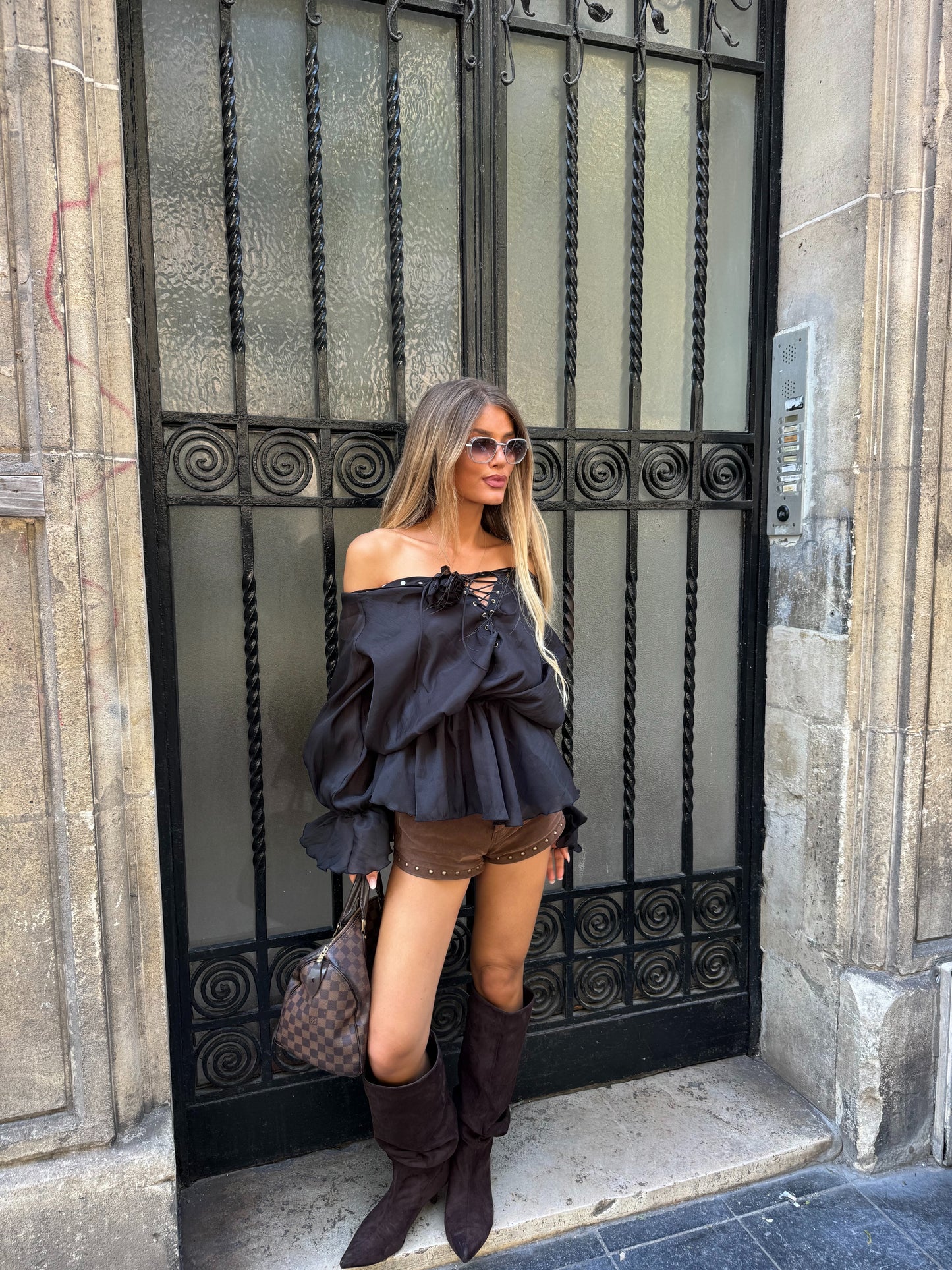 Ella Noir