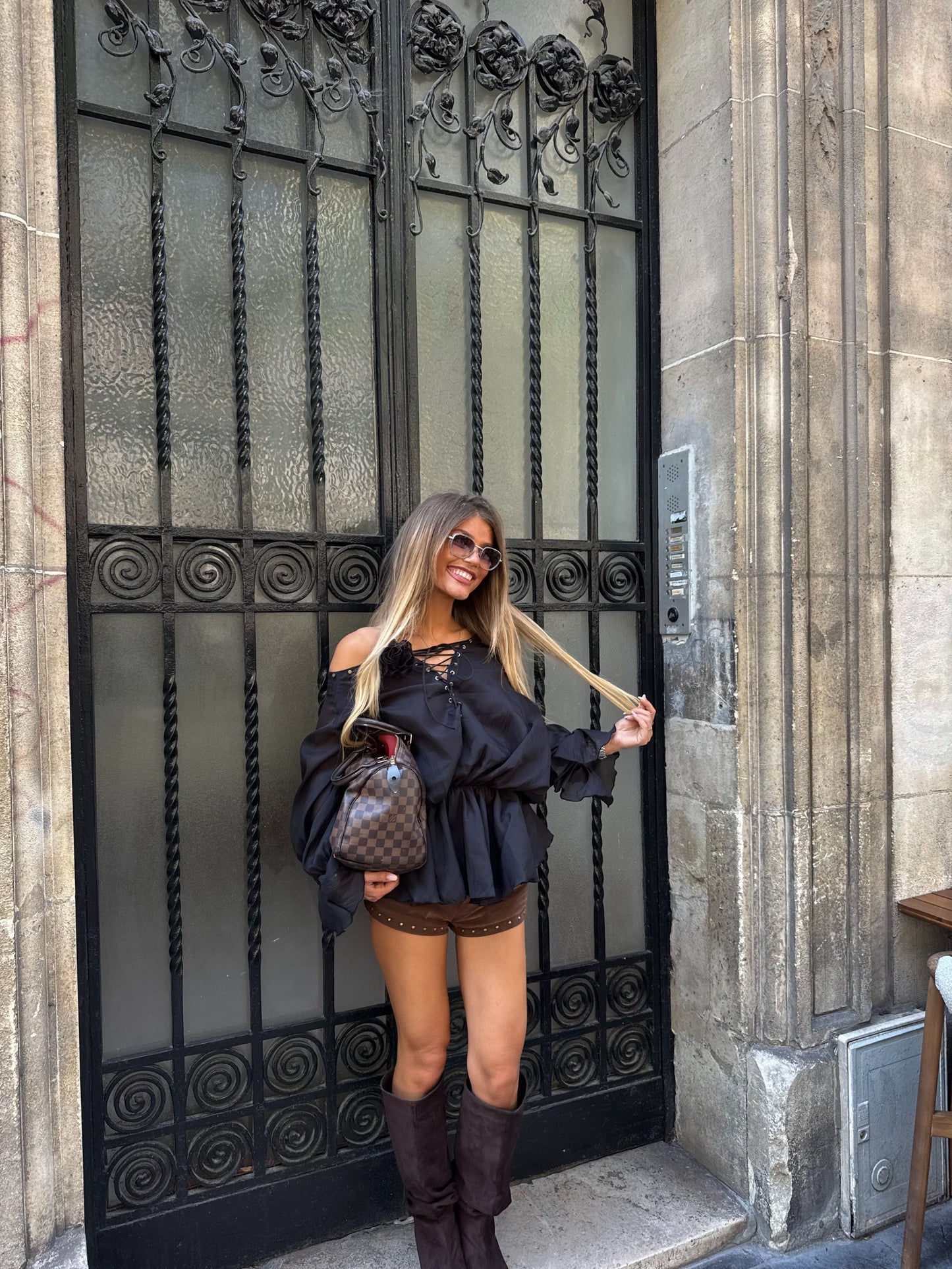 Ella Noir