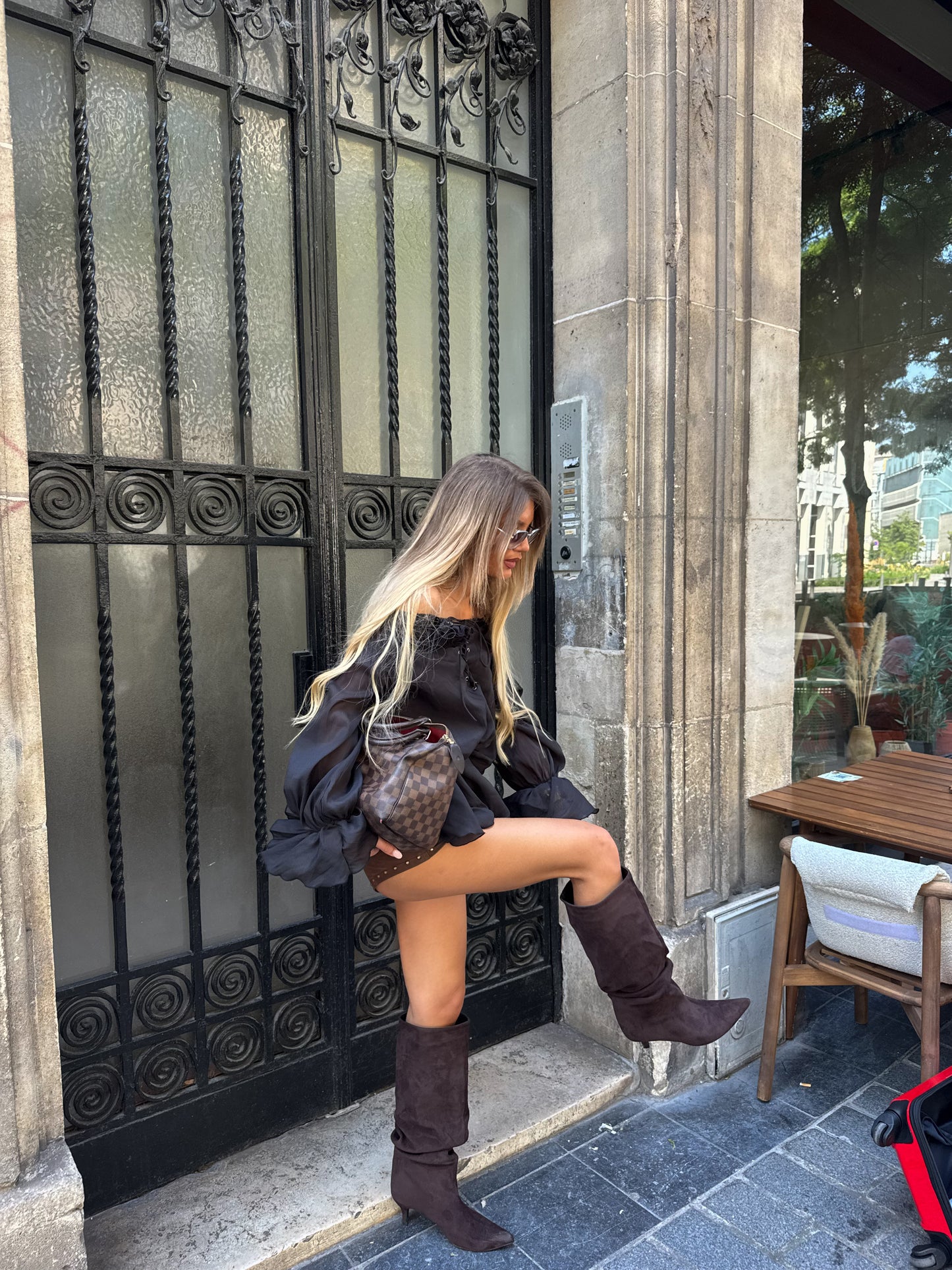 Ella Noir