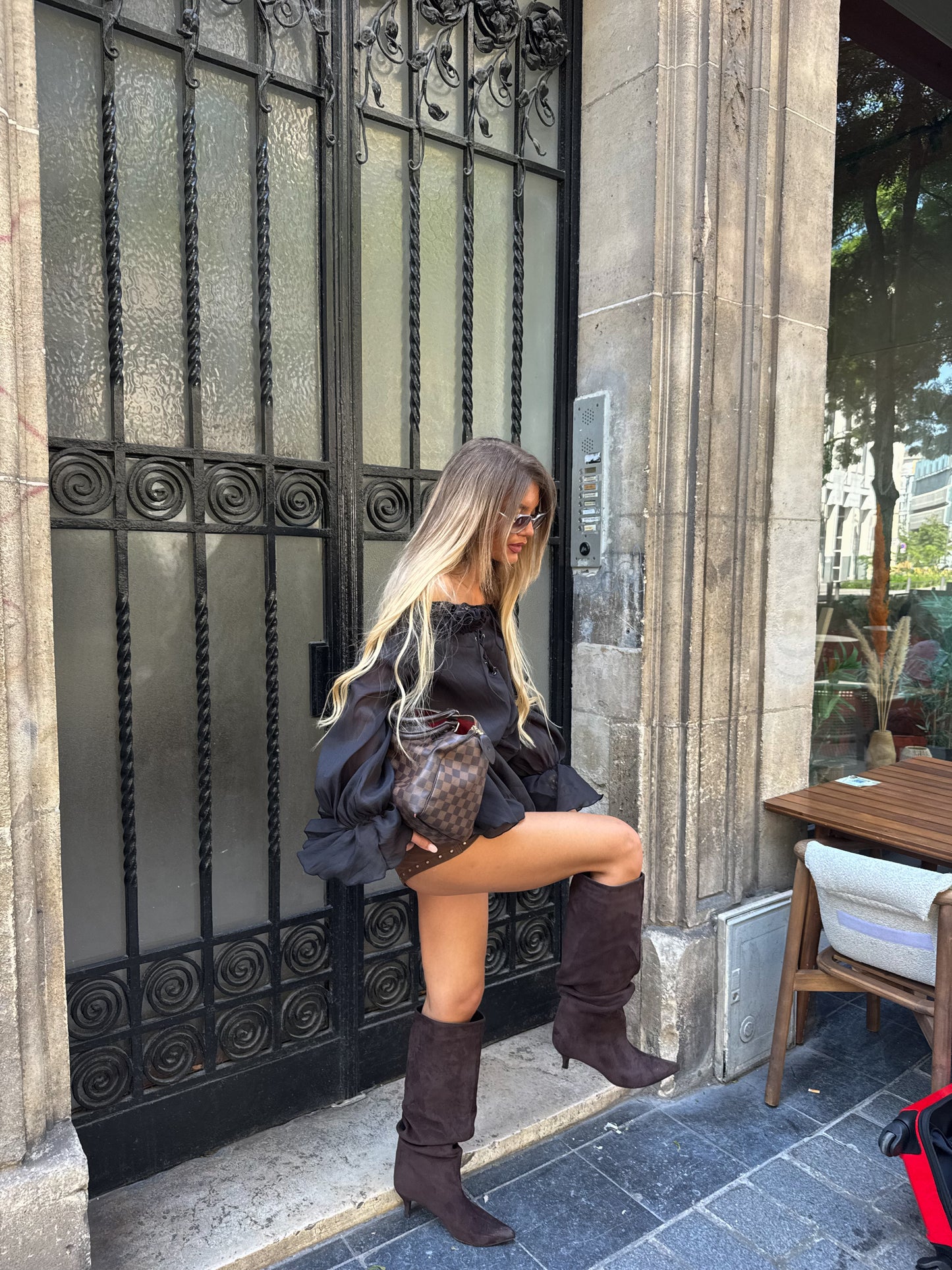 Ella Noir