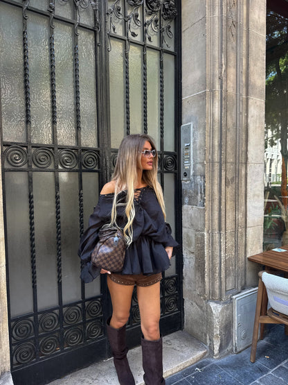 Ella Noir