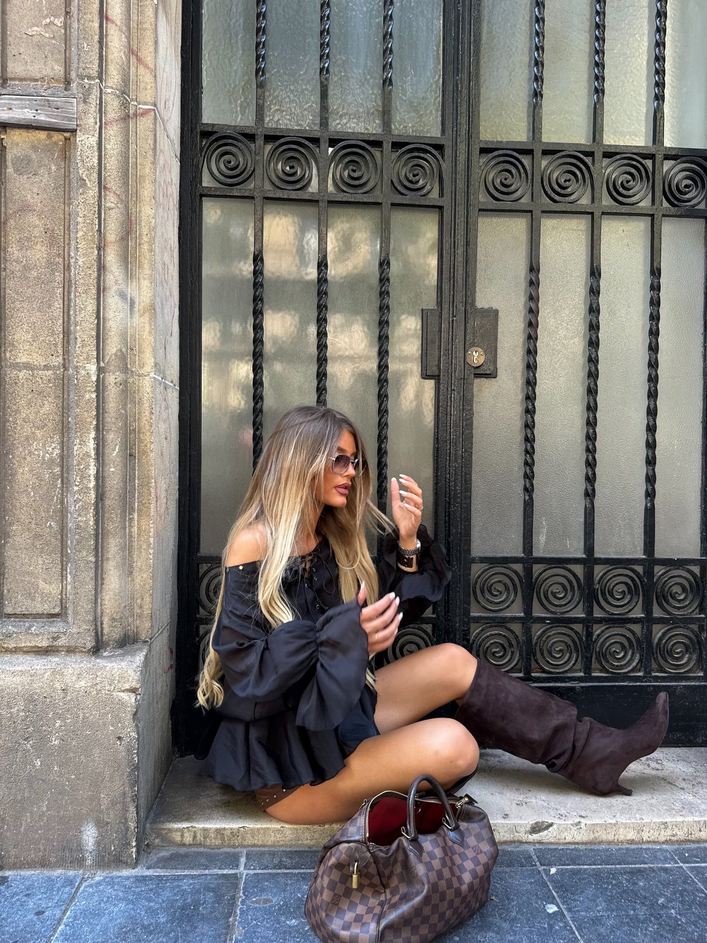 Ella Noir